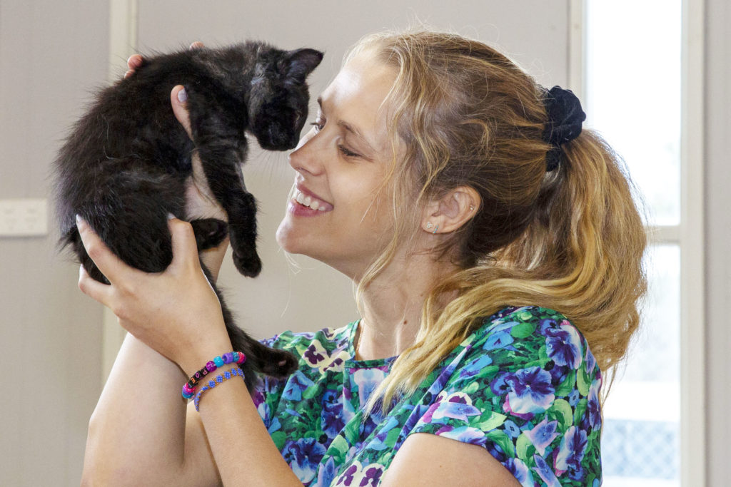 Teresa Palmer with kitten